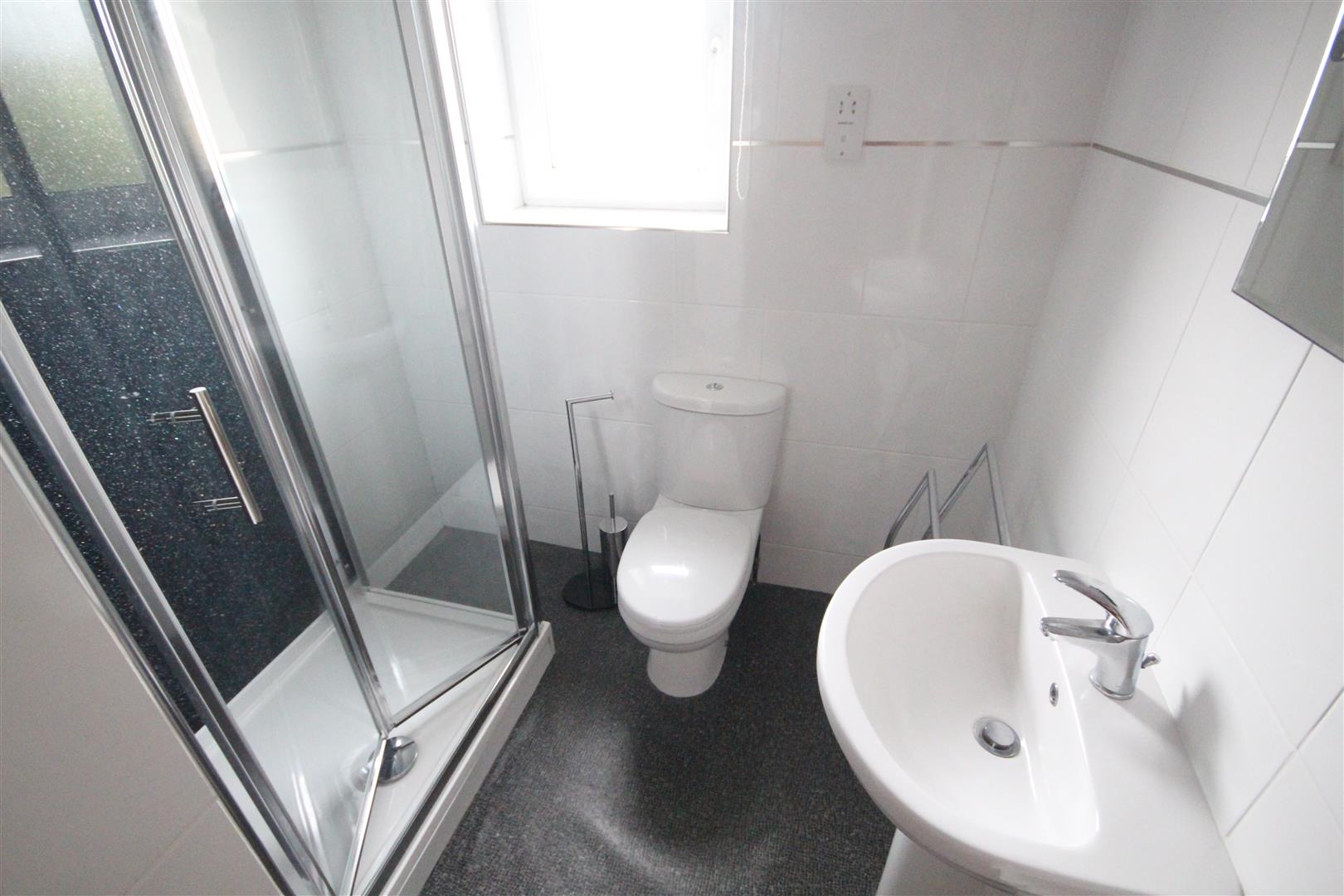 2 bedroom mid terrace house To Let in Laneshawbridge - IMG_8499.jpg